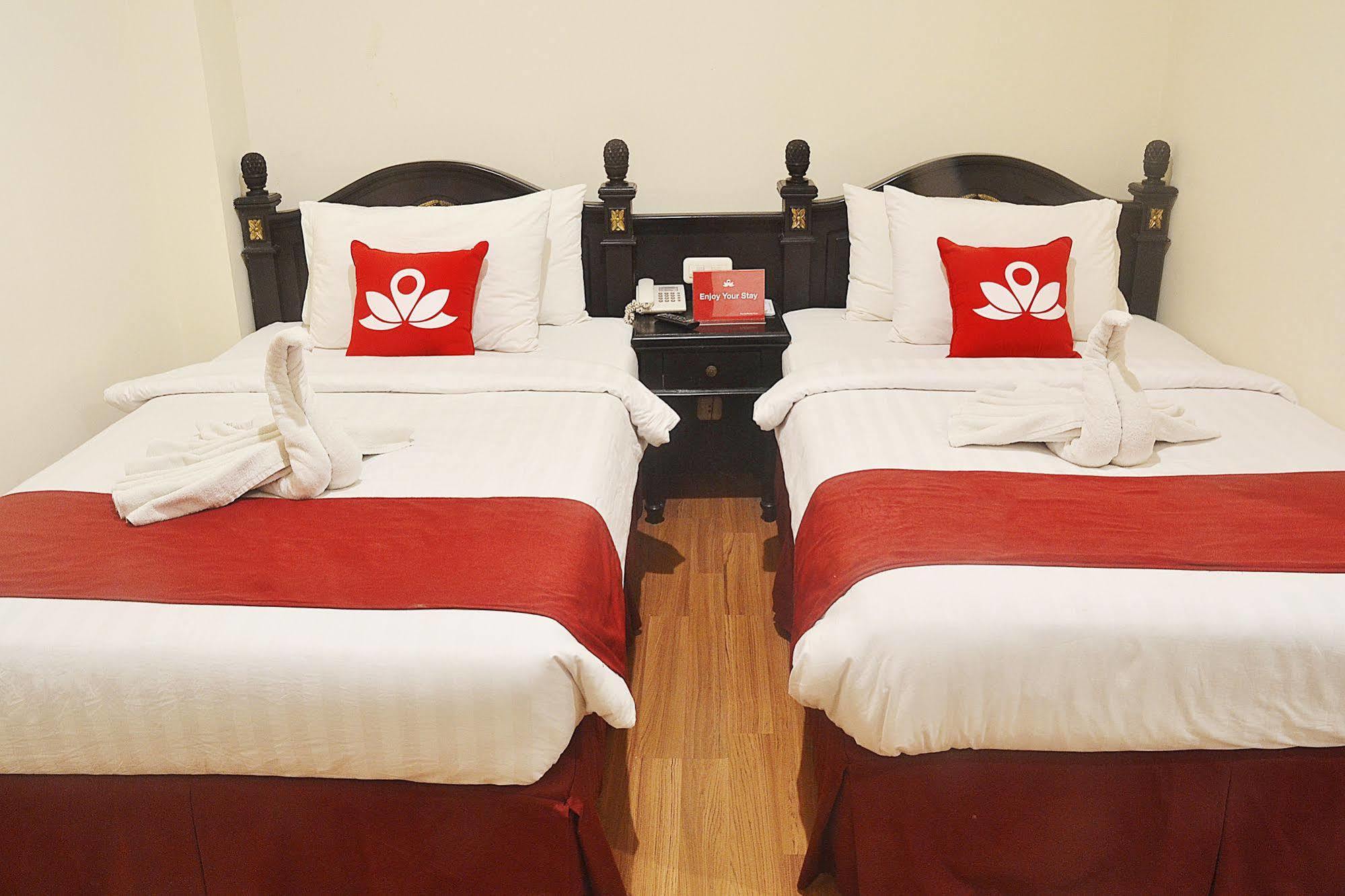 Zen Rooms Sultan Iskandar Muda Surabaya Exterior photo