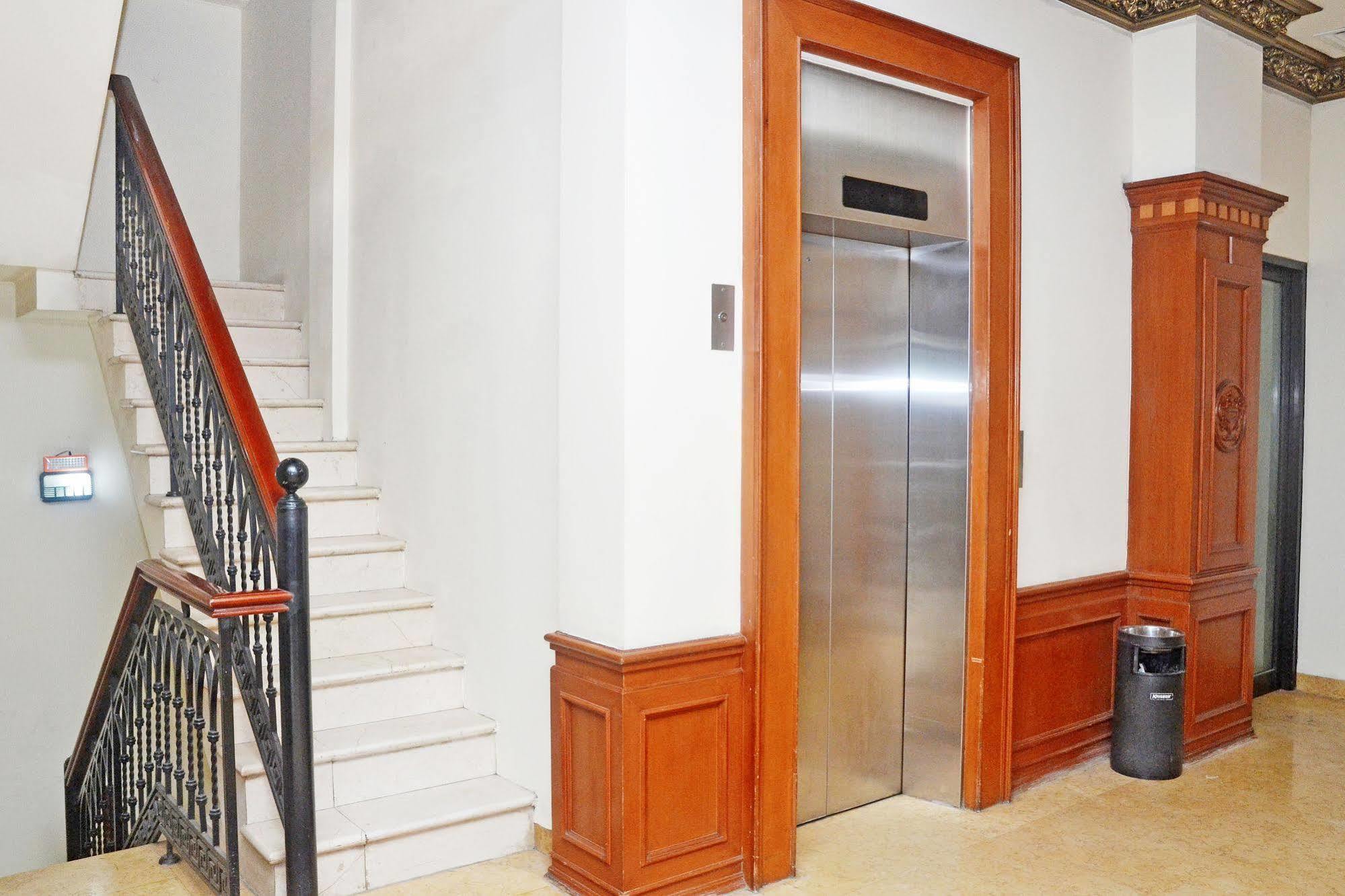 Zen Rooms Sultan Iskandar Muda Surabaya Exterior photo
